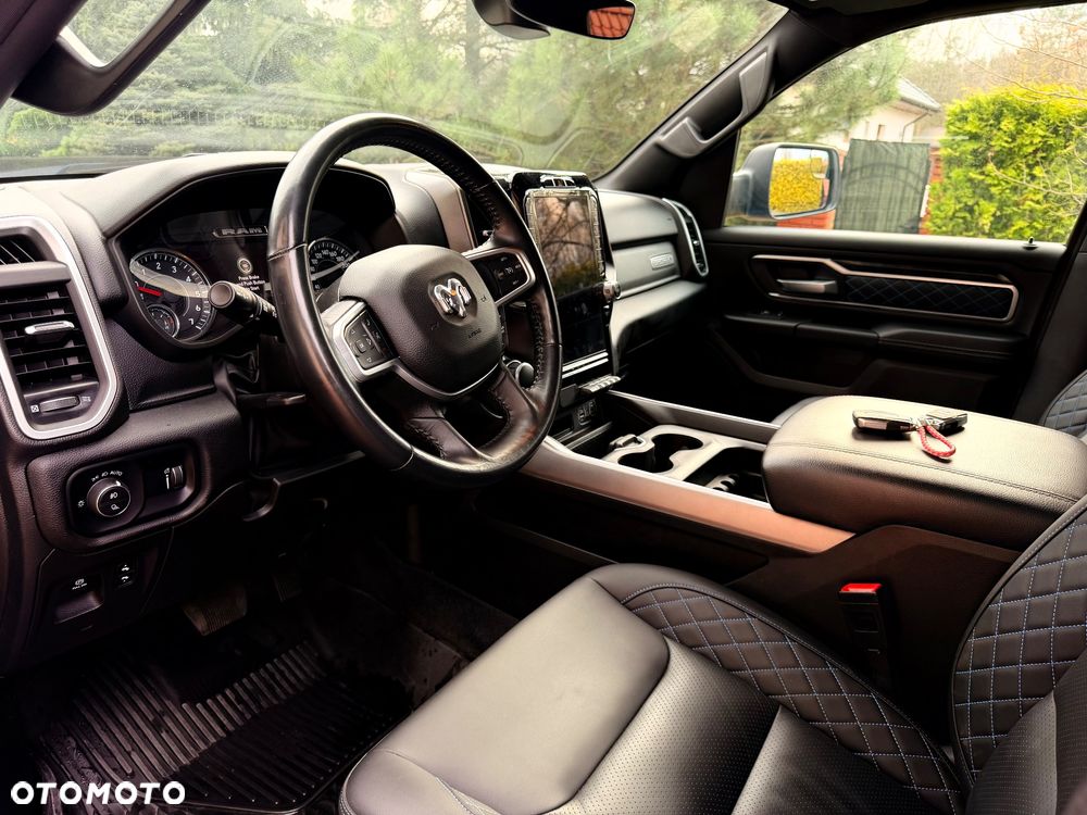 RAM 1500 Crew Cab Shortbed Bighorn - 15
