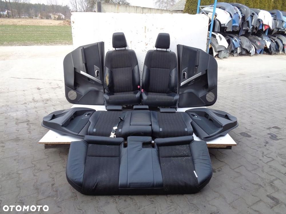 FOTELE SIEDZENIA GRZANE WENTYLOW AURIS 2 II KOMBI - 1