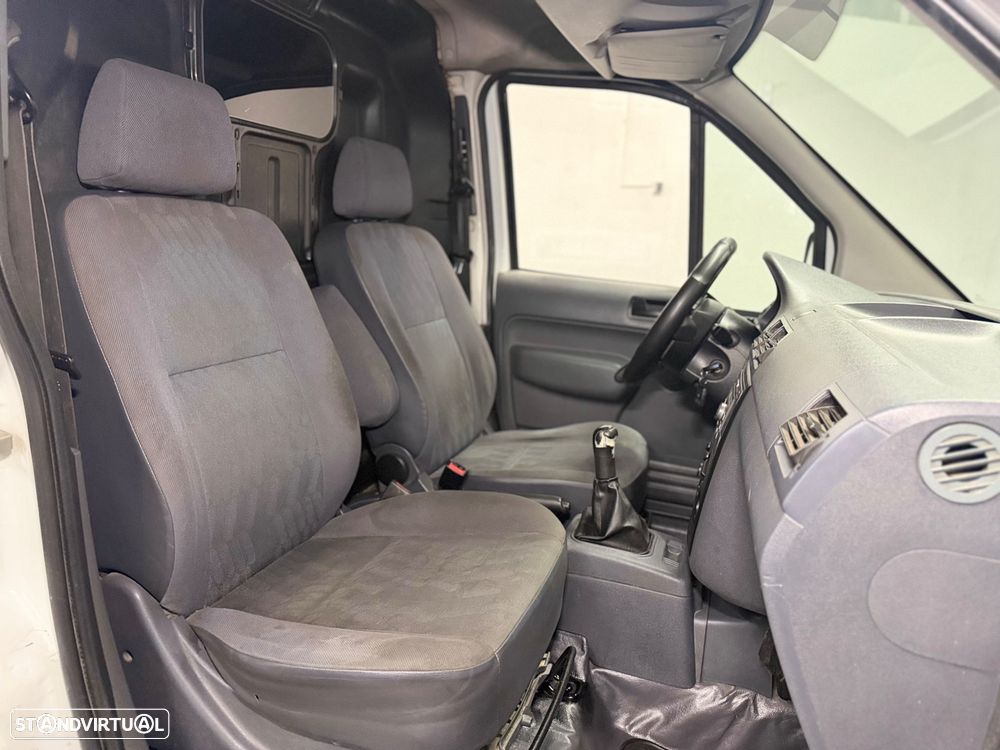 Ford Transit Connect - 19