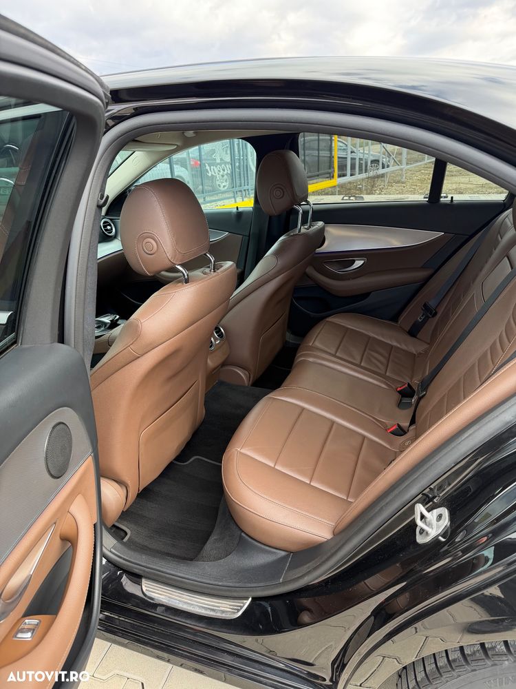 Mercedes-Benz E - 16