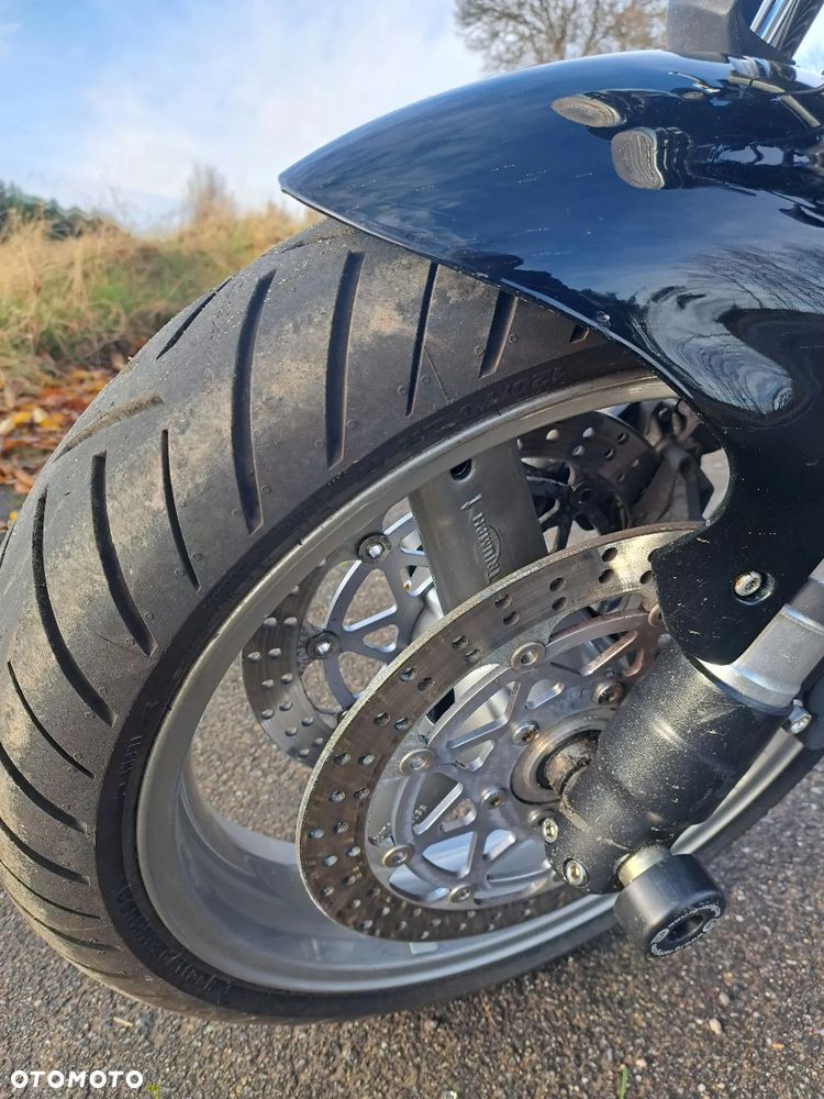 Triumph Speed Triple - 9