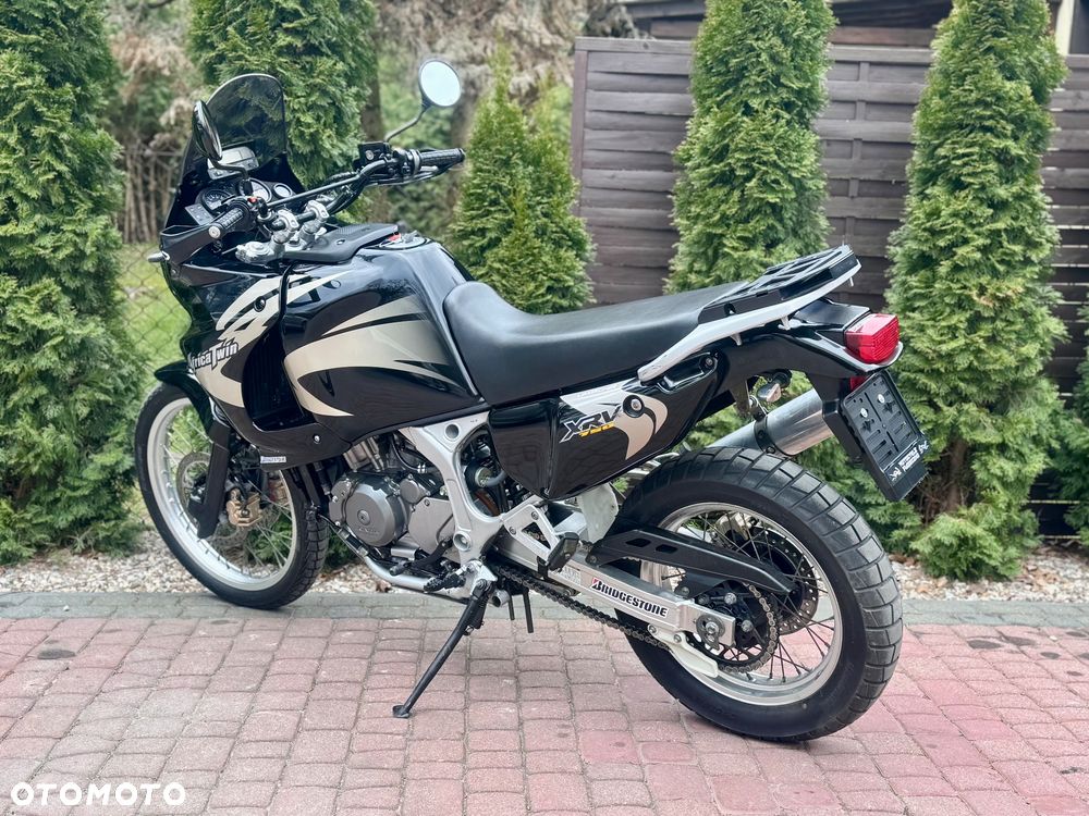 Honda XRV - 8