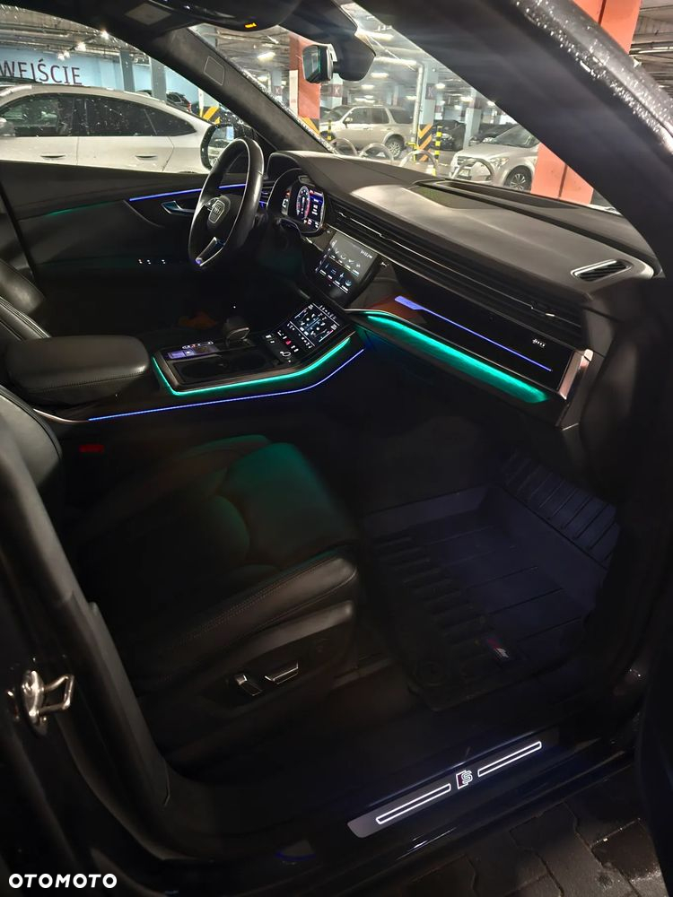 Audi Q8 - 25