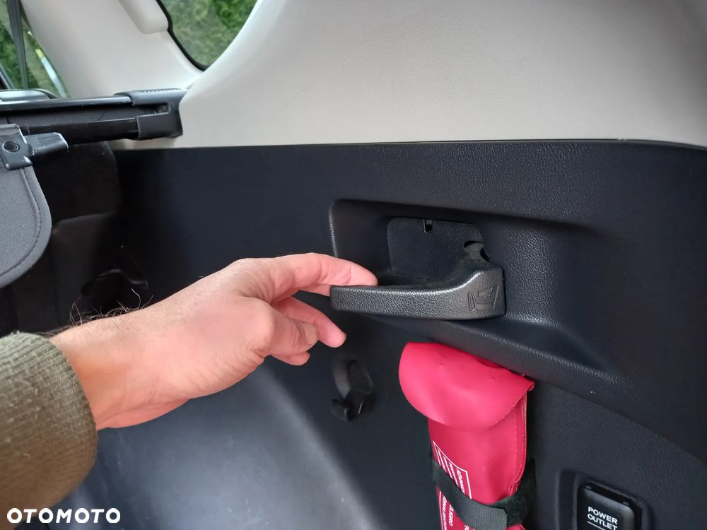 Honda CR-V 2.0i-VTEC 4WD Lifestyle Plus - 37