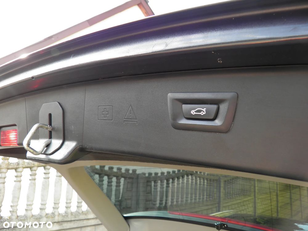 BMW Seria 5 525d xDrive - 22