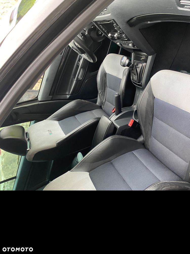 Skoda Octavia 2.0 TDI DPF RS DSG - 23