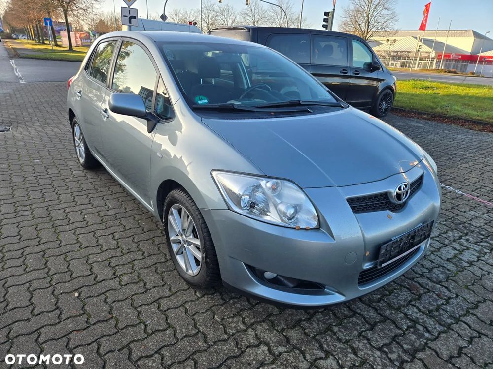 Toyota Auris 1.4 VVT-i Team - 1