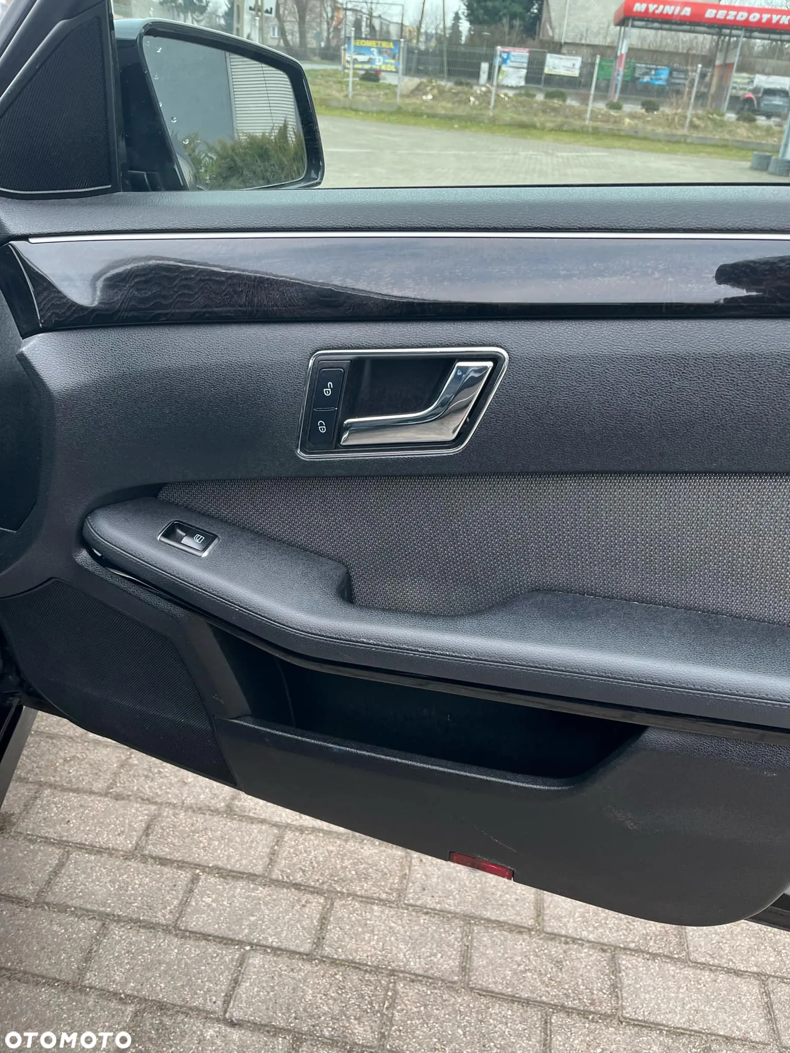 Mercedes-Benz Klasa E 220 T CDI DPF BlueEFFICIENCY Automatik Avantgarde - 20
