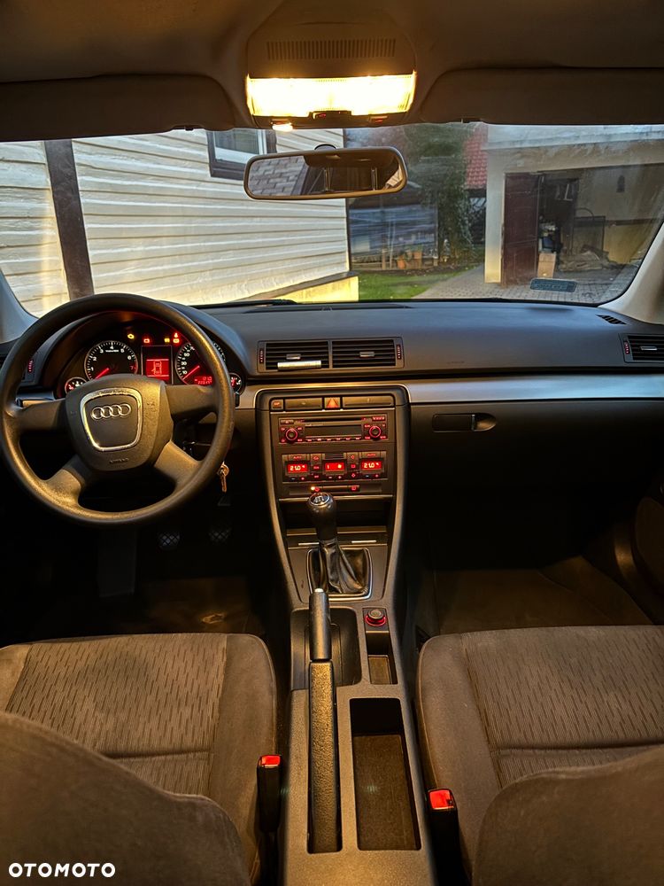 Audi A4 Limousine - 9