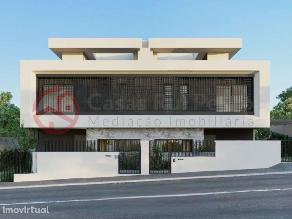 Moradia Geminada T3+1 com Piscina e Jardim - Grande imagem: 2/47