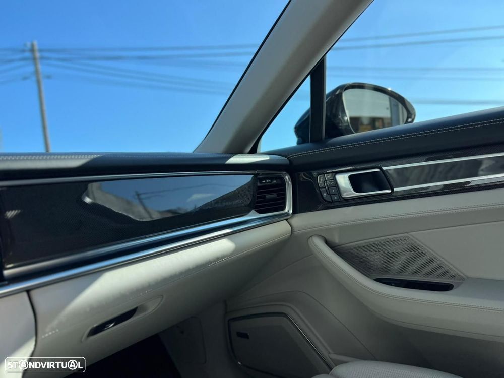 Porsche Panamera 4 E-Hybrid - 18