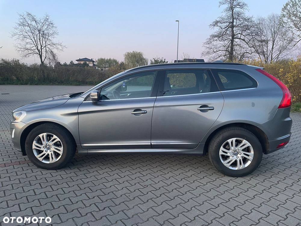 Volvo XC 60 D4 AWD Momentum - 5