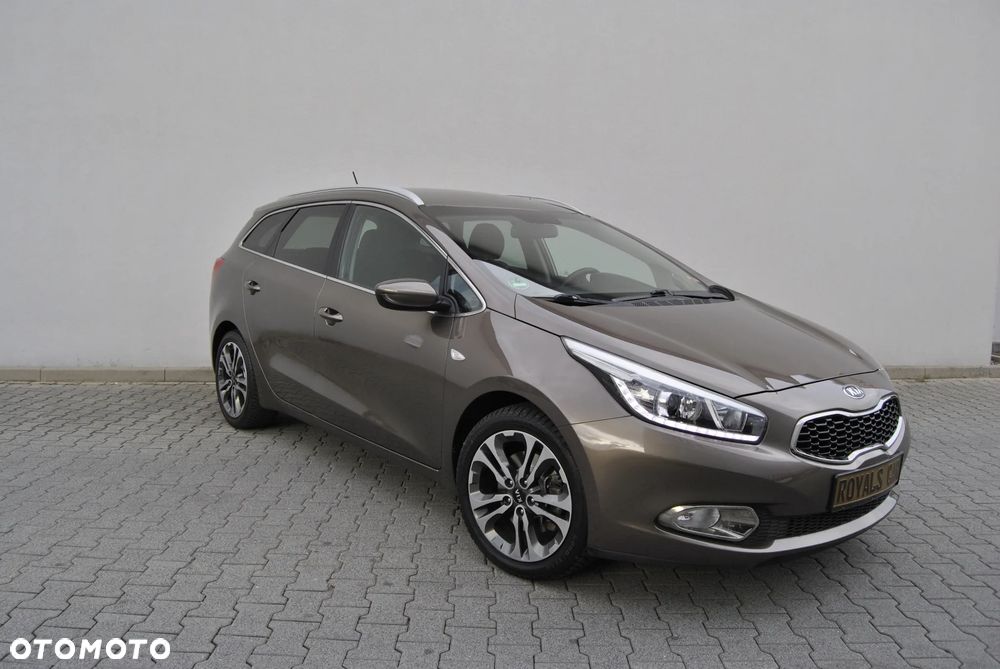 Kia Ceed 1.6 GDI Fifa World Cup Edition - 6