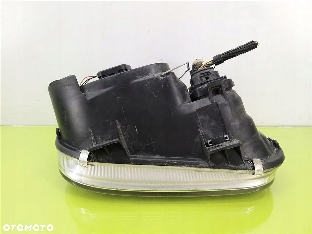 Reflektor lampa przód prawa VW Golf IV 1997-2003 R HELLA - 8