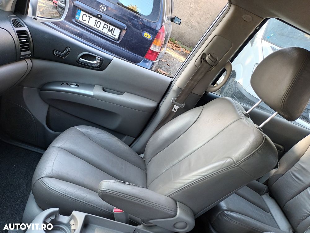 Dezmembrari  Kia CARNIVAL (VQ)  2006  > 2014 - 11