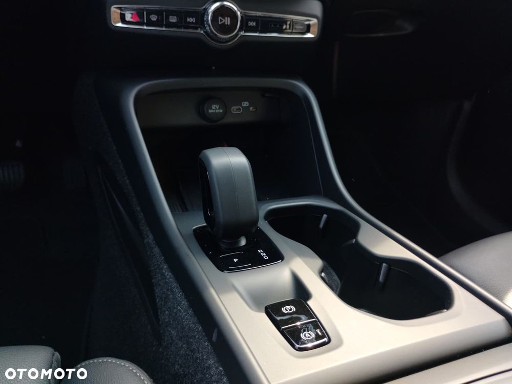 Volvo XC 40 - 18