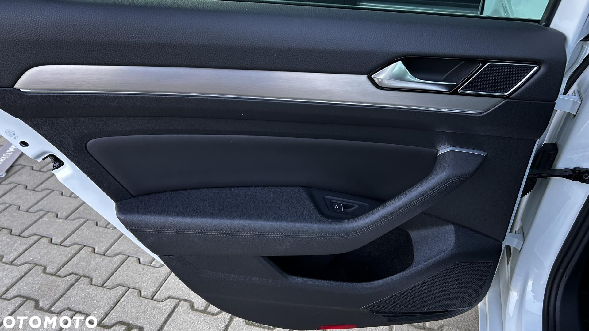 Volkswagen Passat - 17