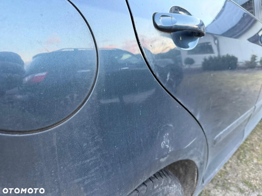 Volkswagen Golf 1.9 TDI Comfortline - 4