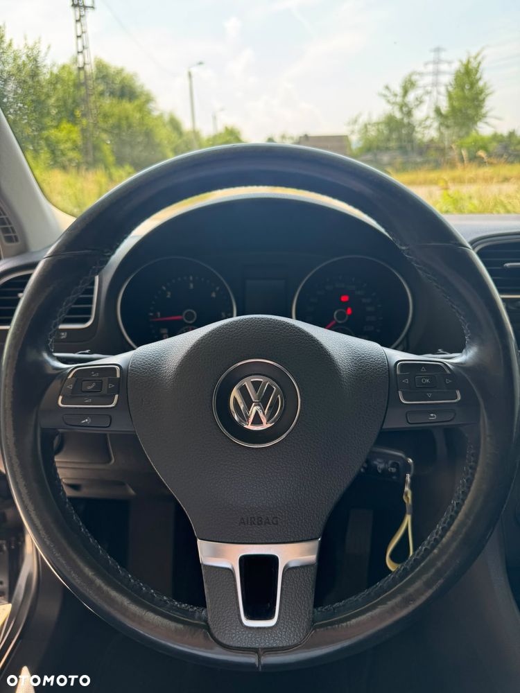 Volkswagen Golf 1.6 TDI DPF BlueMotion - 17