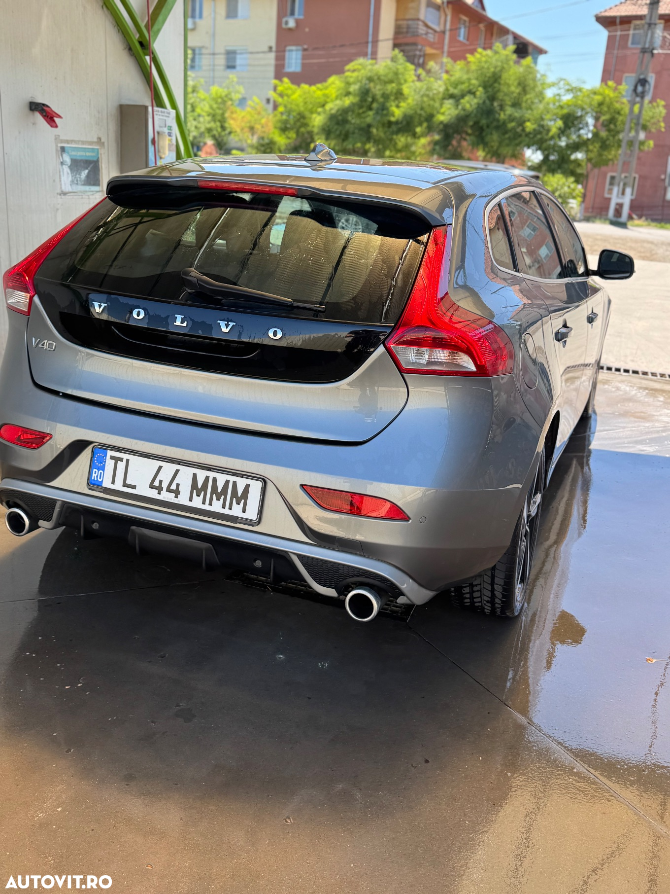 Volvo V40 D4 VEA R-Design - 10