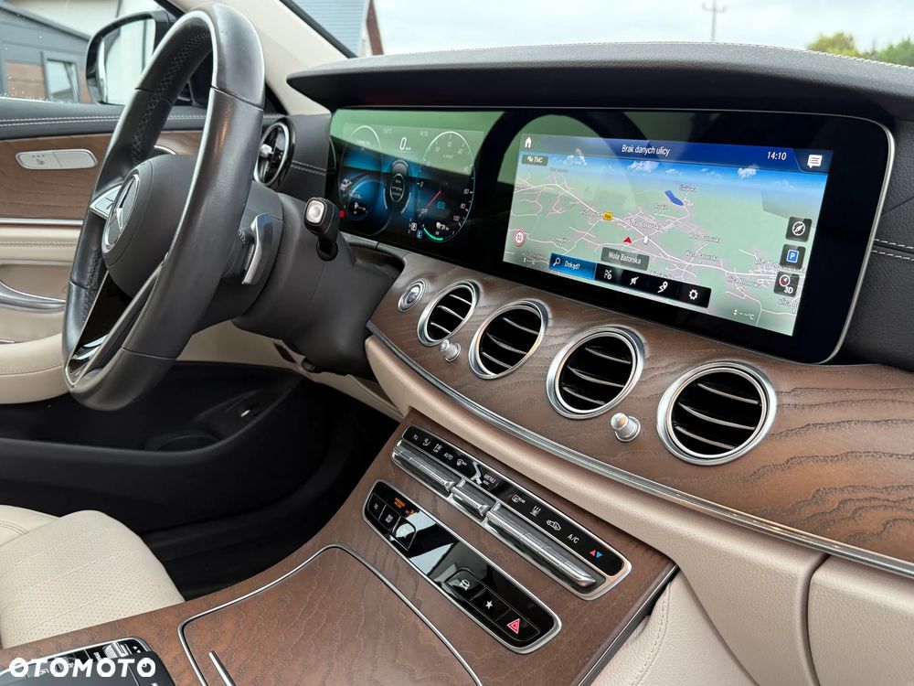 Mercedes-Benz Klasa E 300 Exclusive - 24