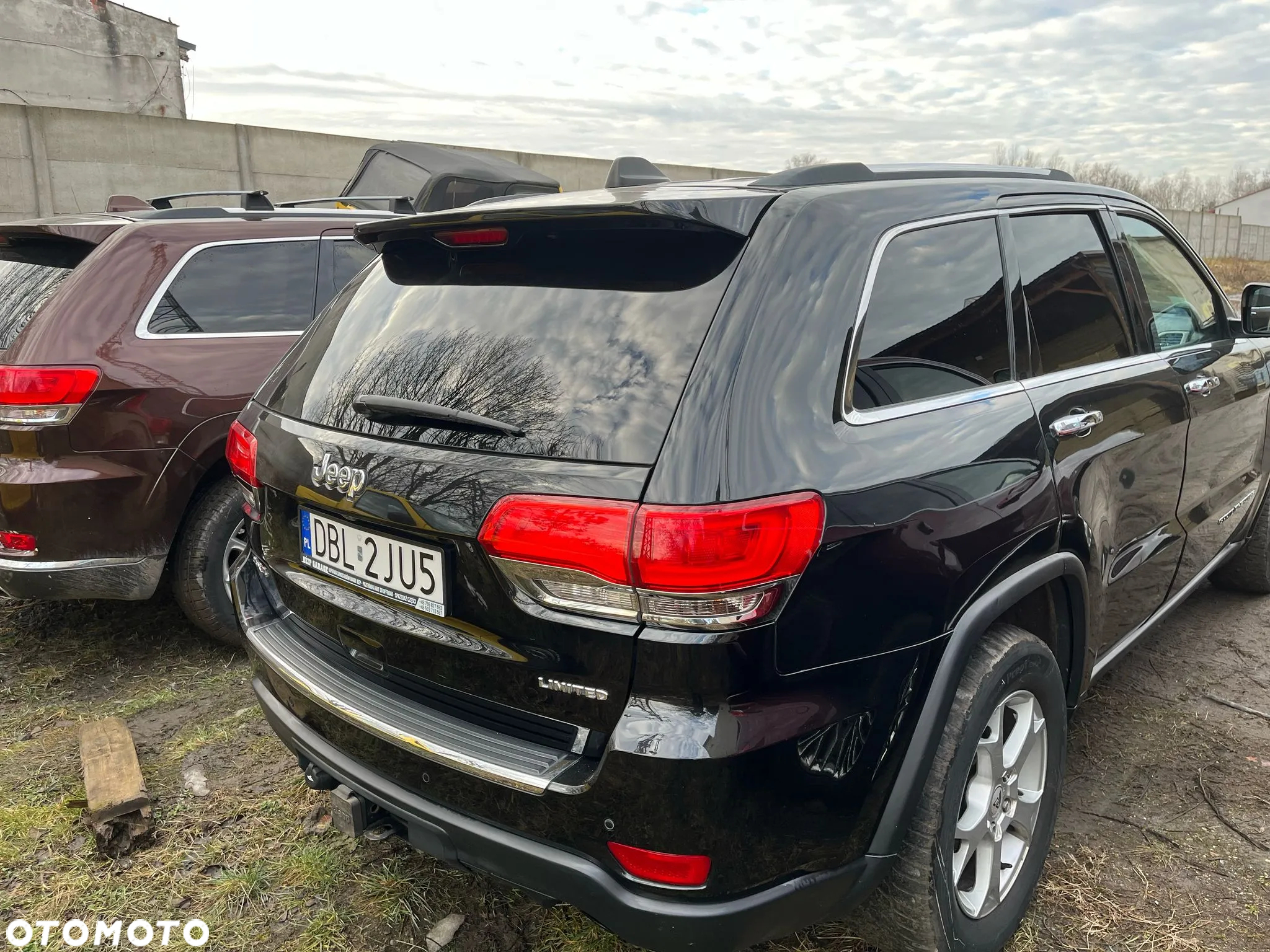 Jeep Grand Cherokee - 12