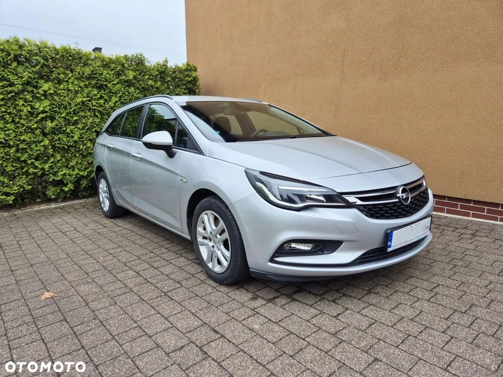 Opel Astra 1.6 CDTI Dynamic - 1