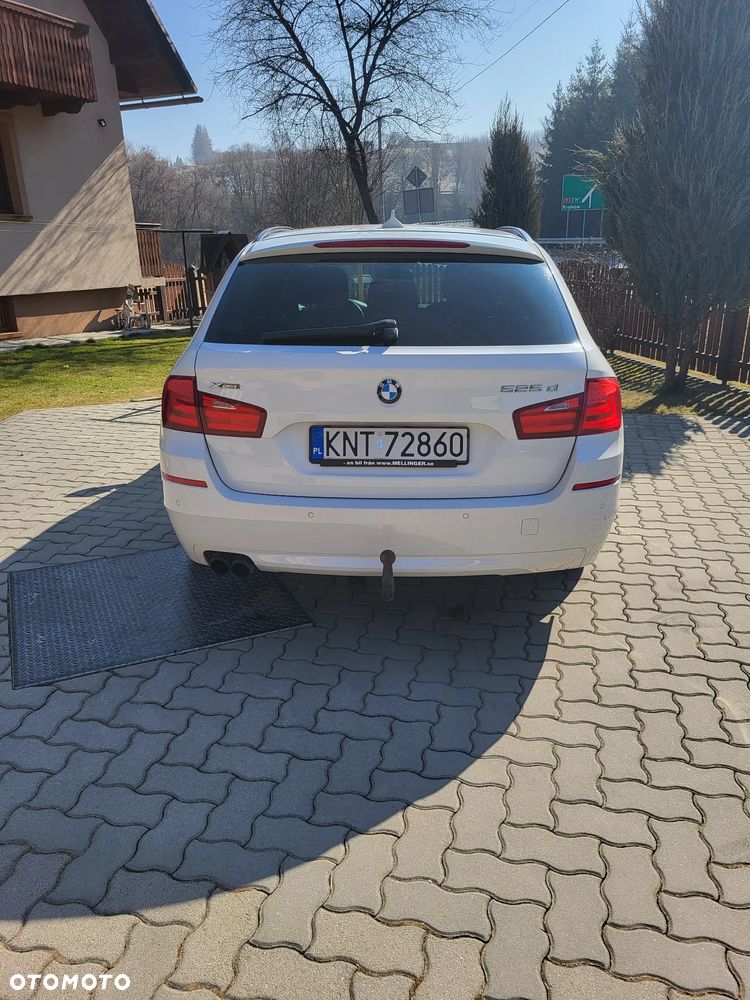 BMW Seria 5 525d xDrive - 2