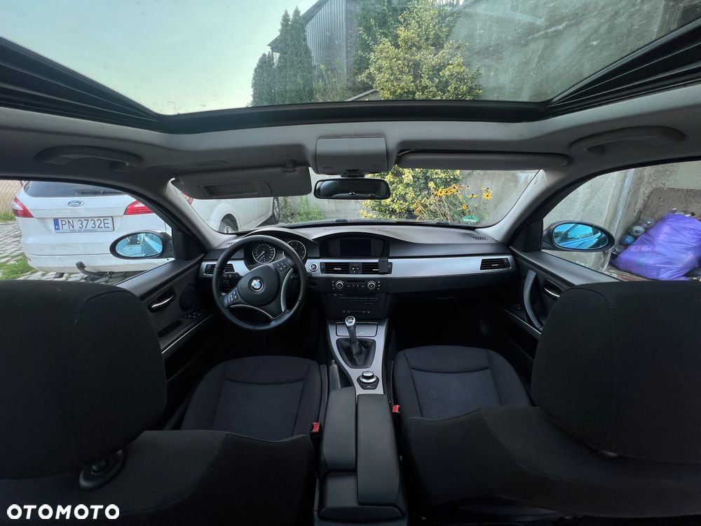 BMW Seria 3 318i - 12