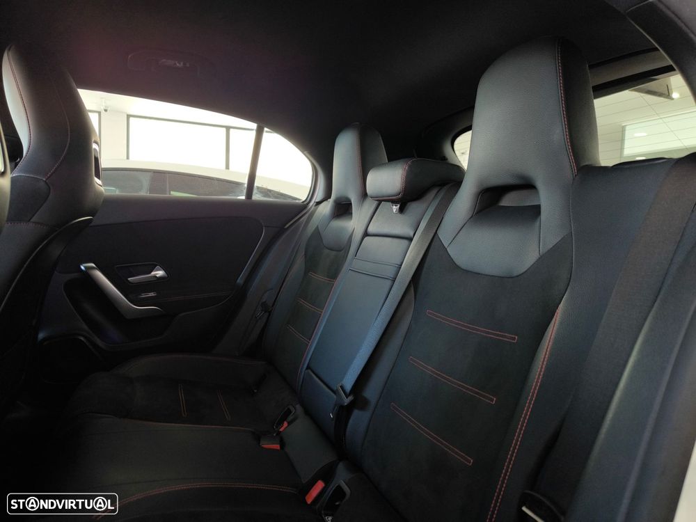 Mercedes-Benz A 250 e AMG Line - 12