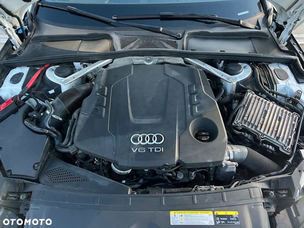 Audi A4 Avant 45 TDI quattro tiptronic S line - 9