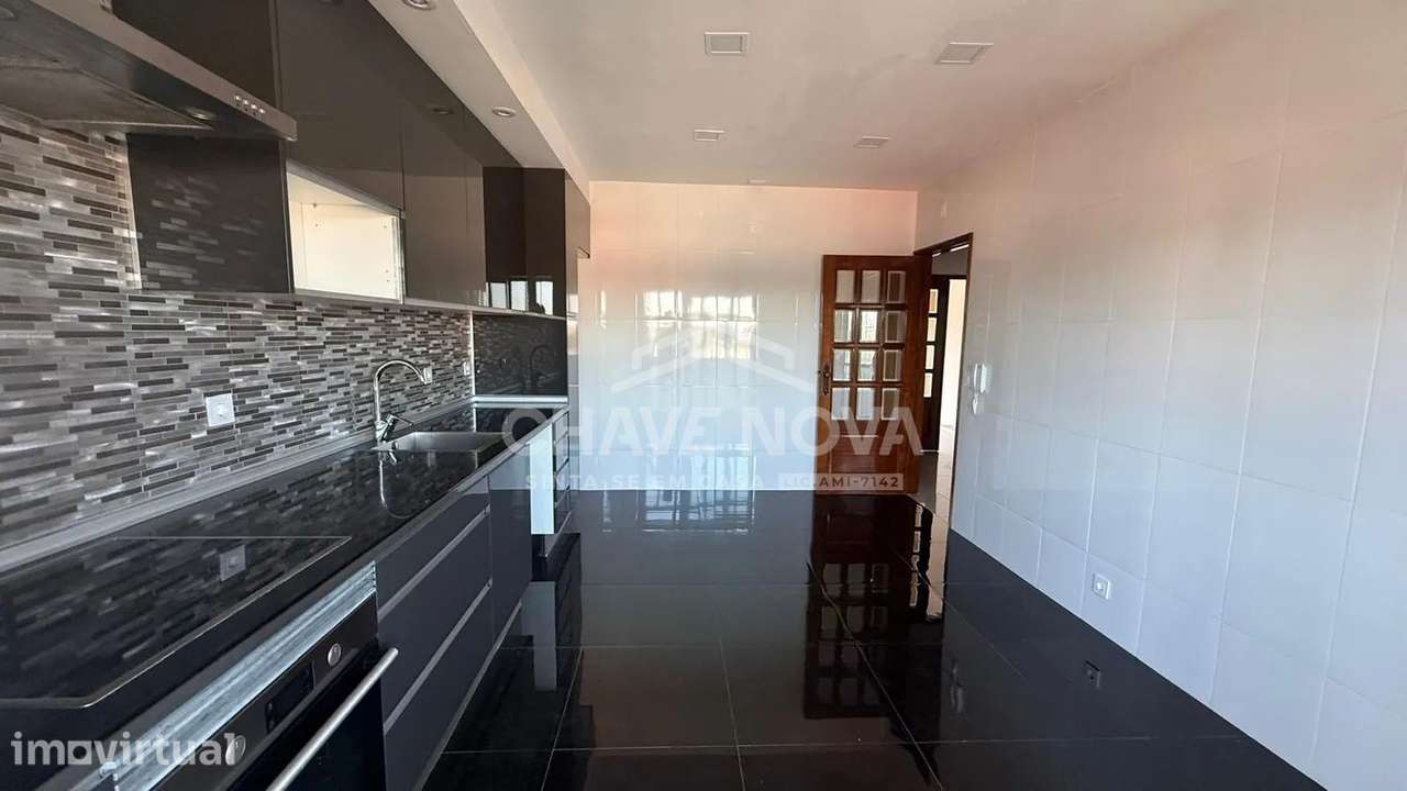 T3 c/ Lugar de Garagem em Paços de Brandão - Grande imagem: 4/29