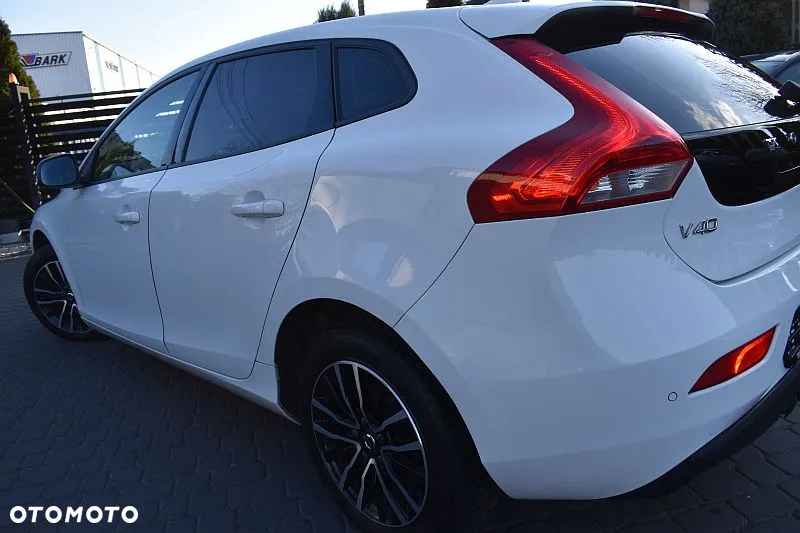 Volvo V40 T2 Geartronic Momentum - 29