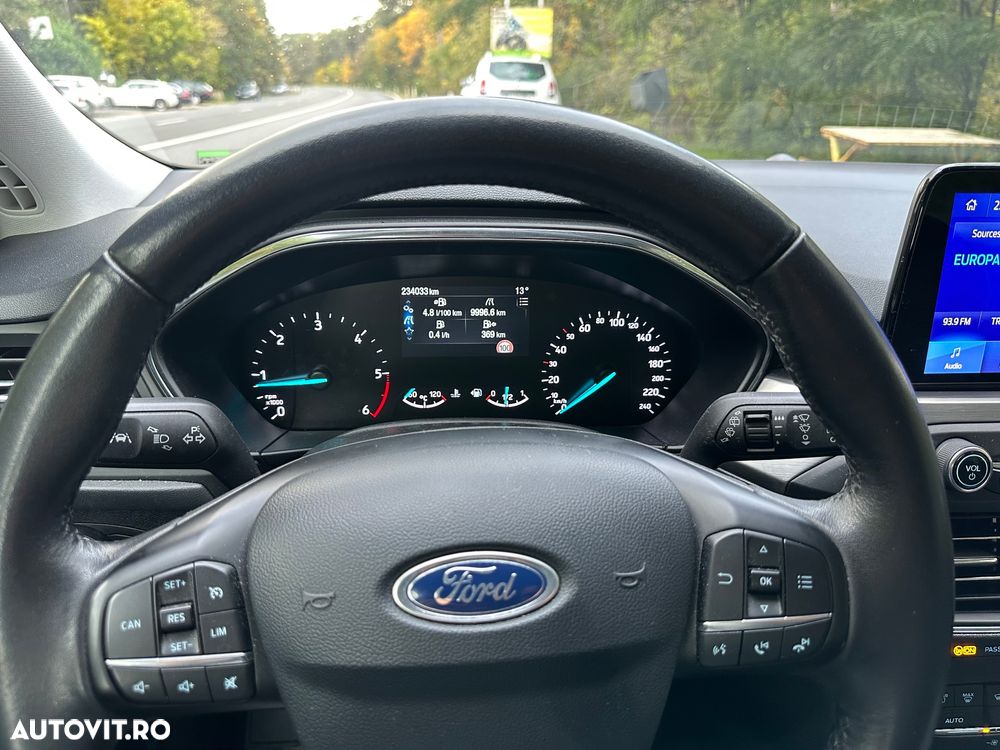 Ford Focus - 8