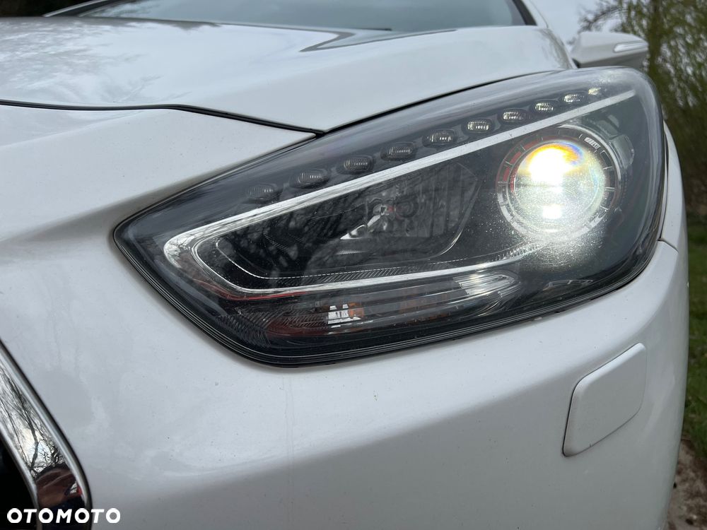 Hyundai i40 Kombi 1.7 CRDi DCT Premium - 32