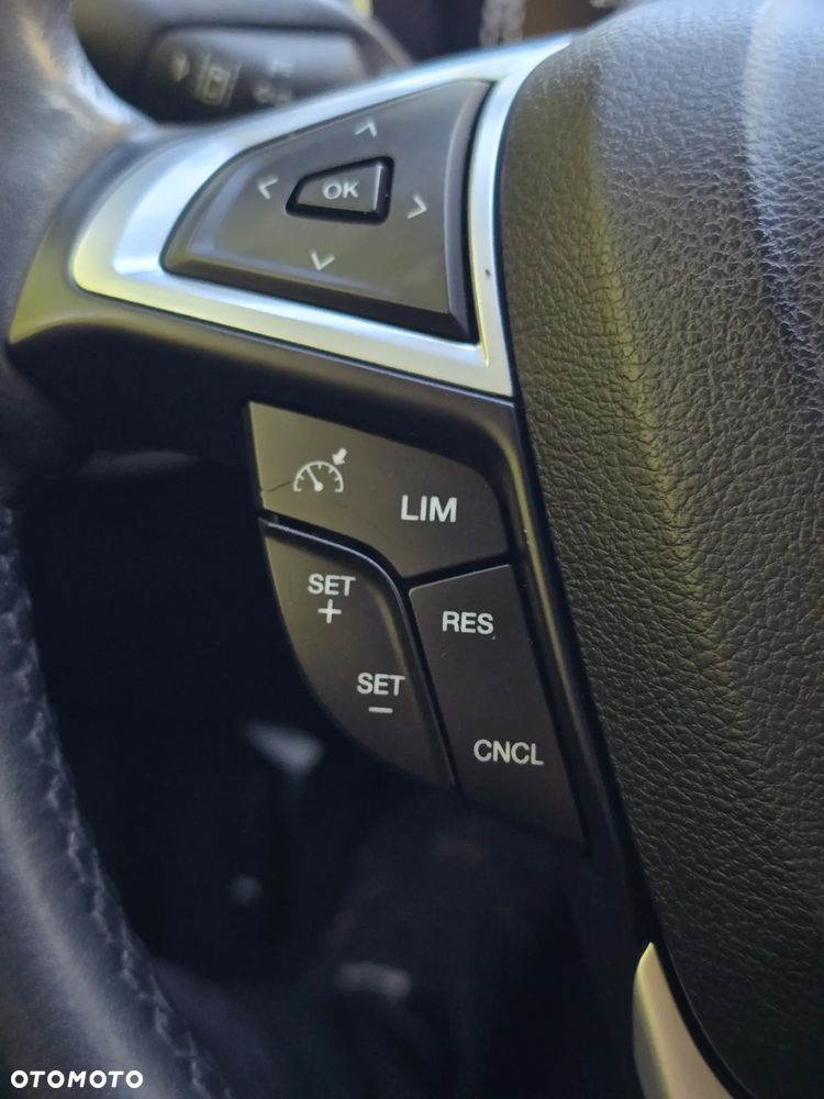 Ford Mondeo Vignale 2.0 Hybrid - 32