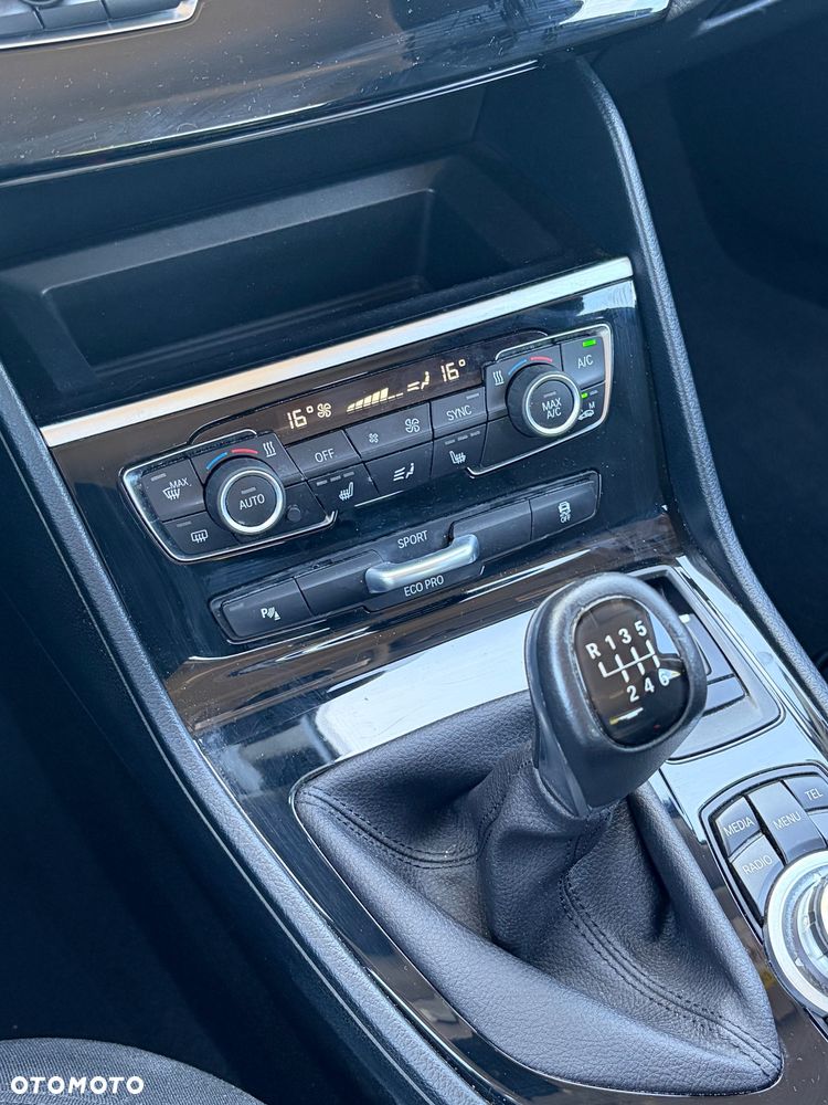 BMW Seria 2 218i Advantage - 15