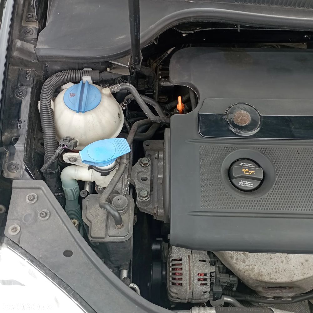 Volkswagen Golf V 1.4 Comfortline - 26