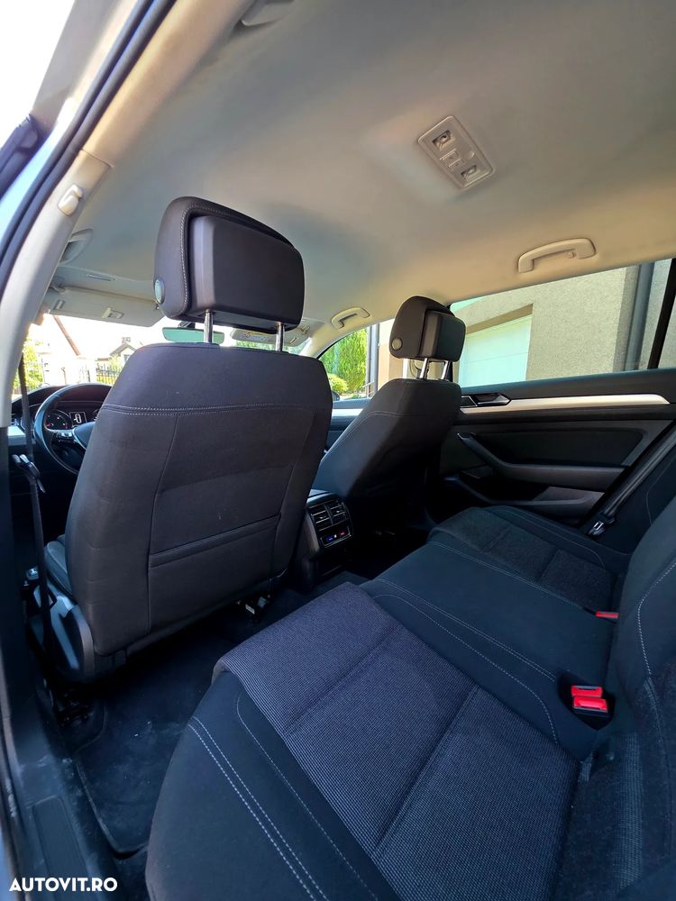 Volkswagen Passat - 9