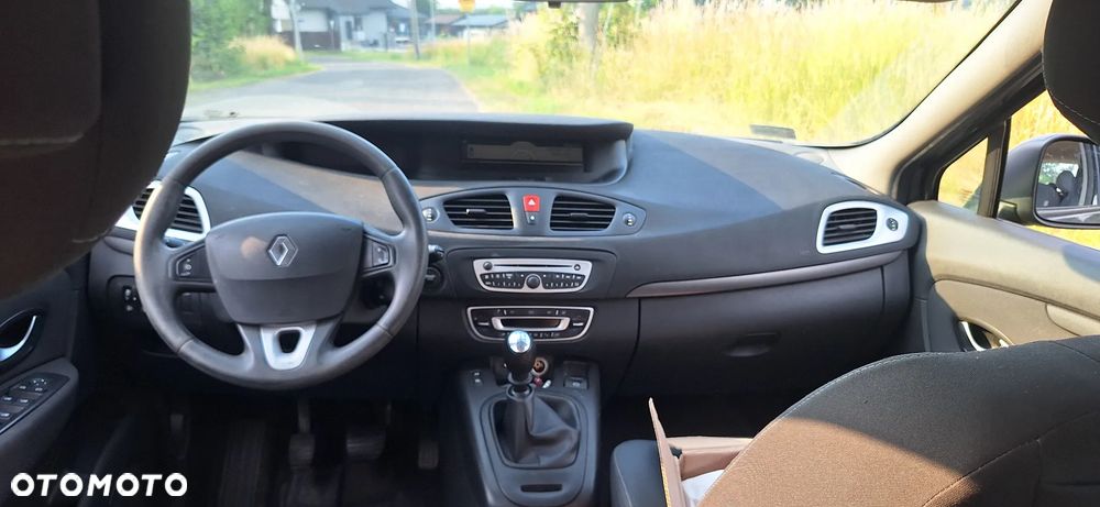 Renault Scenic 1.9 dCi Privilege - 6