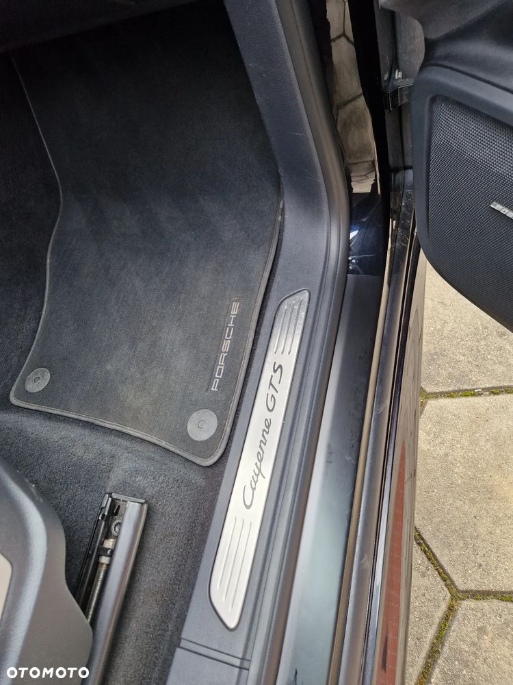 Porsche Cayenne - 6