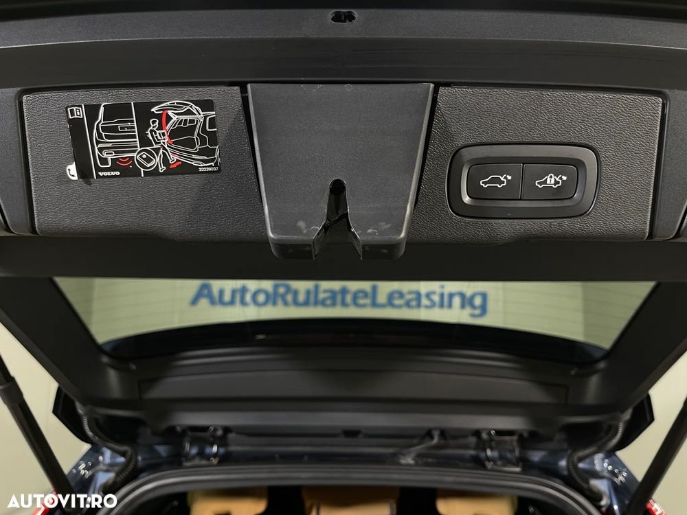 Volvo XC 60 T8 Twin Engine AWD Geartronic Inscription - 28
