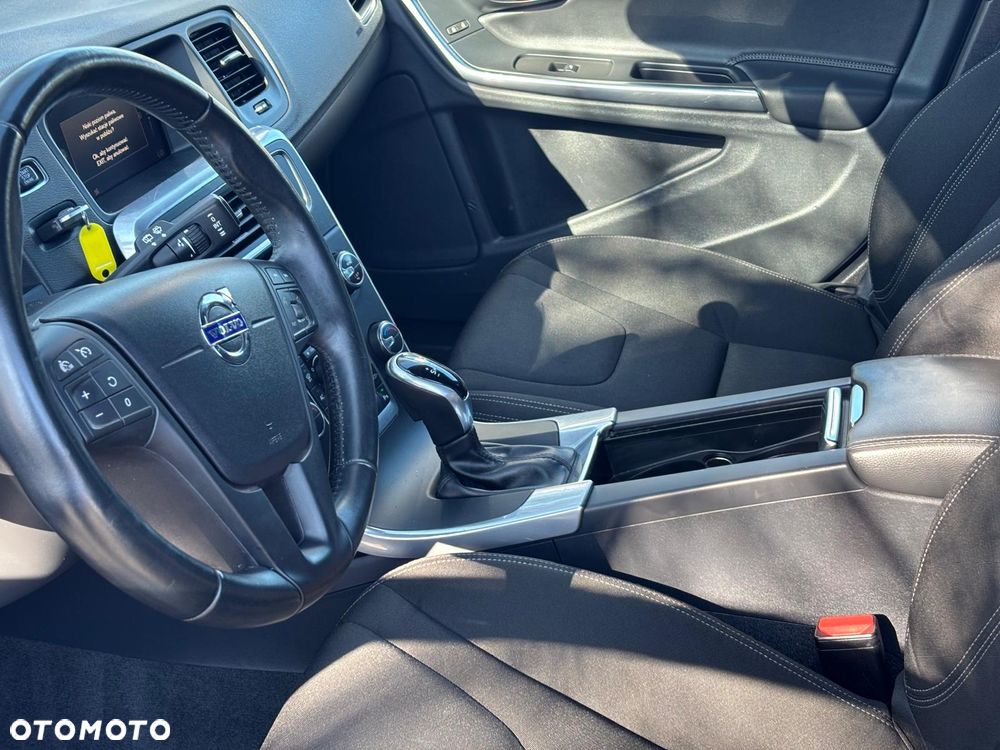Volvo V60 D2 Drive-E Kinetic - 25