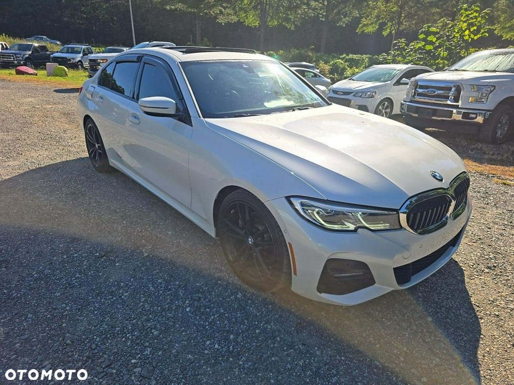 BMW Seria 3 2019 photo 2