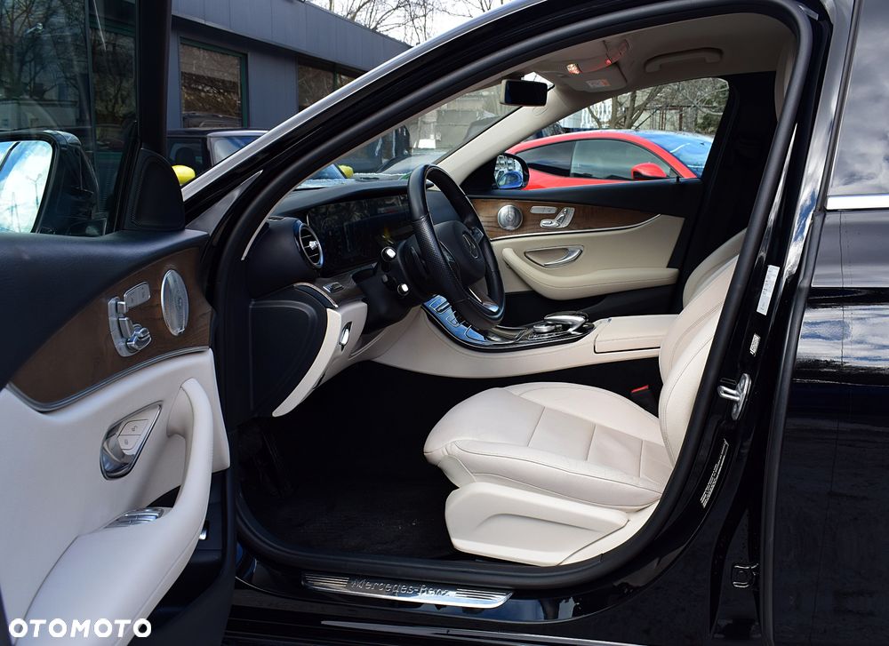 Mercedes-Benz Klasa E 400 4Matic 9G-TRONIC Avantgarde - 5