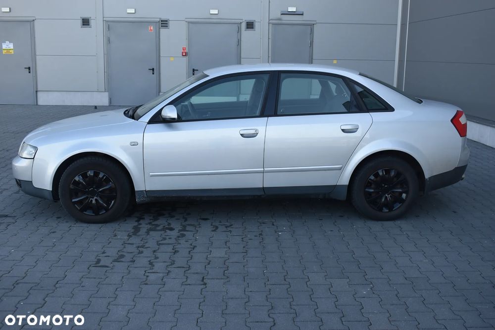 Audi A4 Limousine - 20