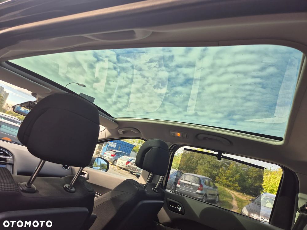 Peugeot 5008 1.6 THP Premium - 17