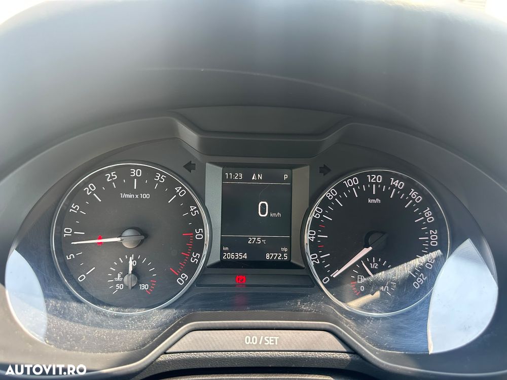 Skoda Octavia 2.0 TDI DSG Style - 7