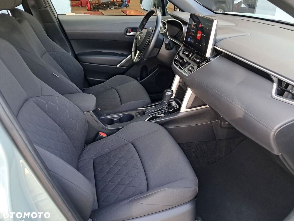 Toyota Corolla Cross - 10