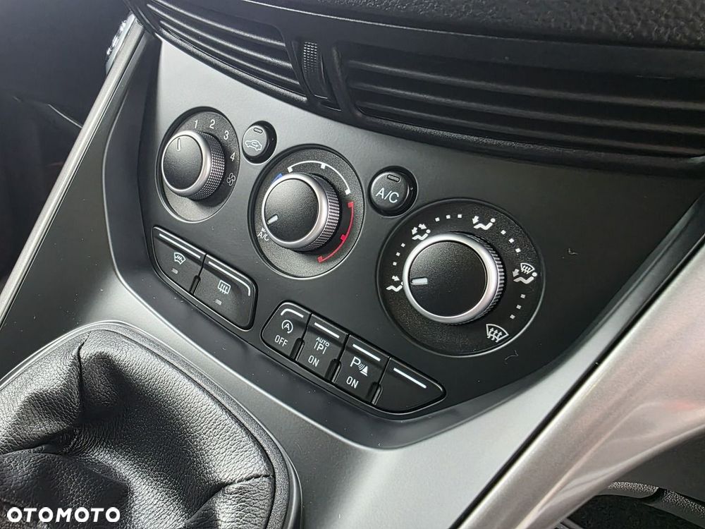 Ford Kuga 2.0 TDCi 2x4 SYNC - 19